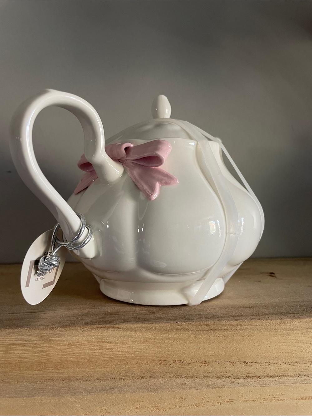 Crofton Teapot- Pink and White Ribbon Bow Aldi